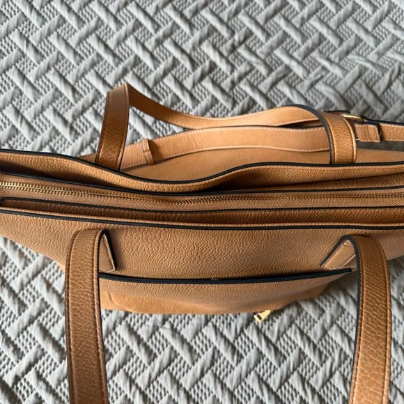 Poppy & Peonies Go Getter Tote in Congnac never used - Picture 4 of 5